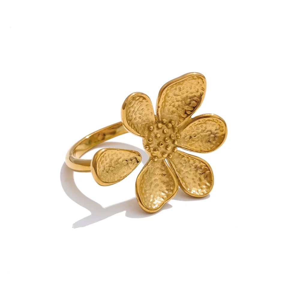 Adjustable flower golden cast finger ring - product image