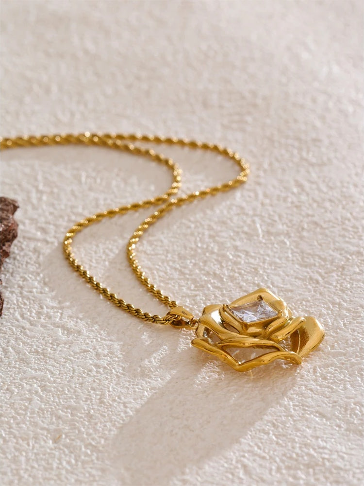 Bling cubic zirconia flower pendant necklace golden - product image