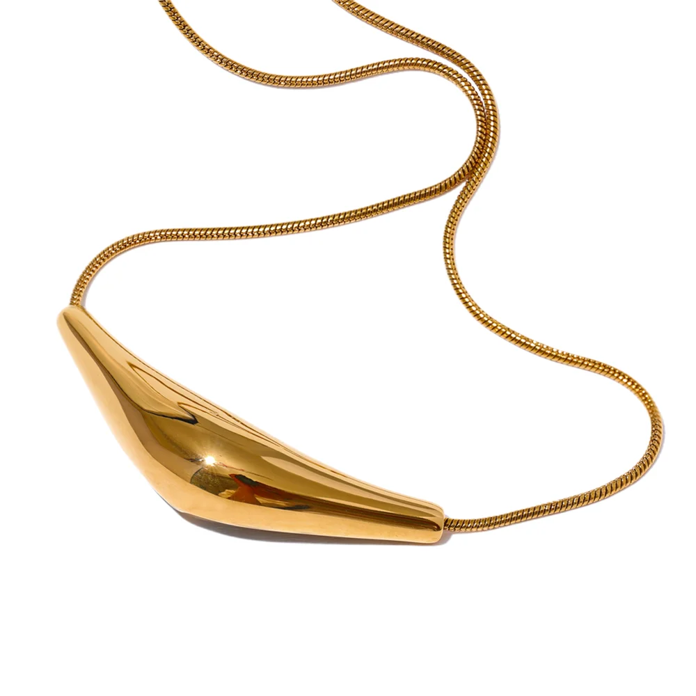 Cast pendant clavicle fashion necklace - product image