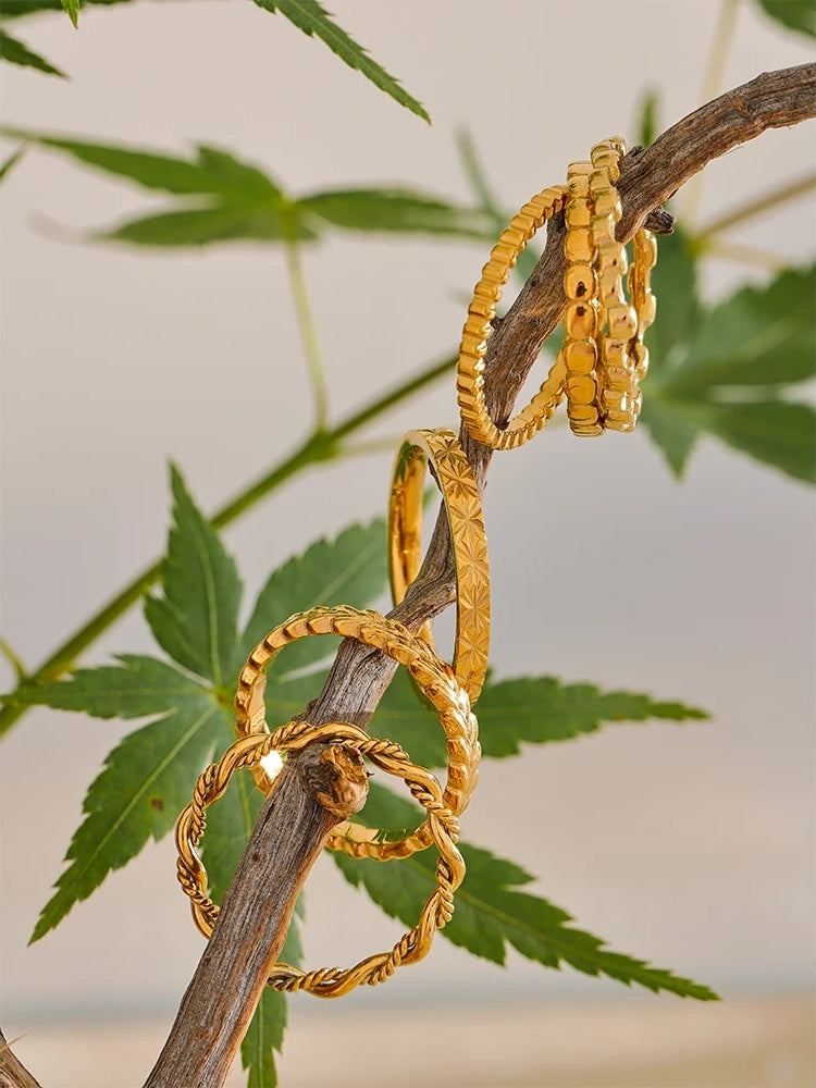 Cast thin chic index finger ring - product image