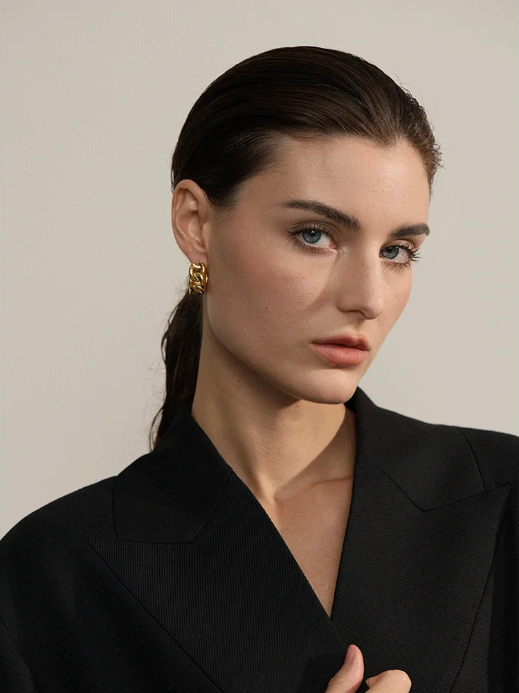 Chain modern hollow cast statement hoop earrings - product image