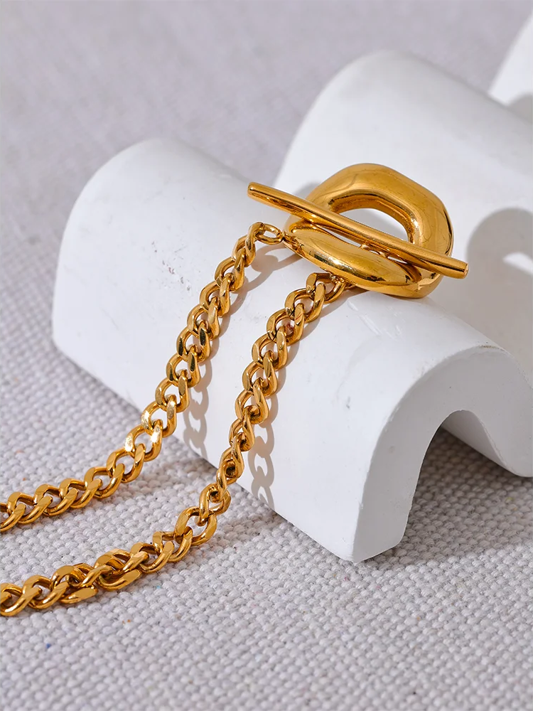 Chain toggle-clasps link statement bracelet - product image