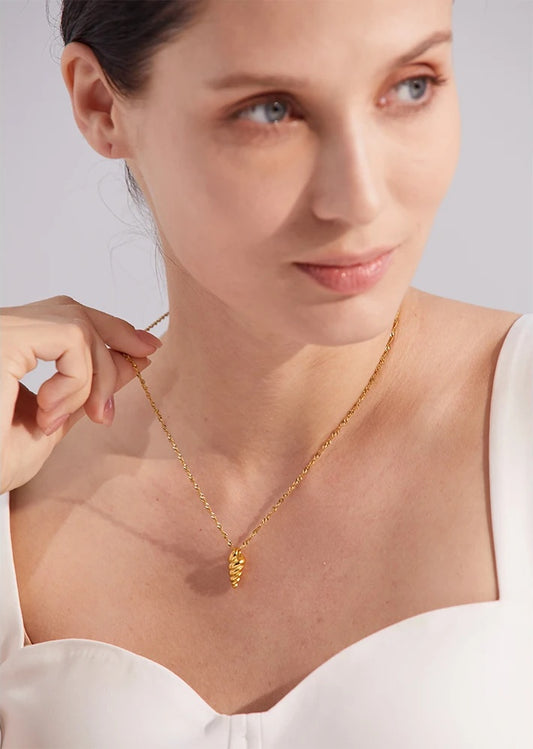Conch pendant gold color minimalist necklace - product image