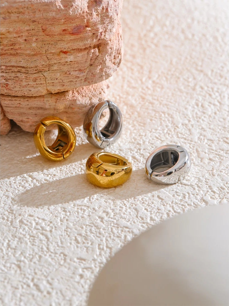 Creative clip earrings abstract design - product image