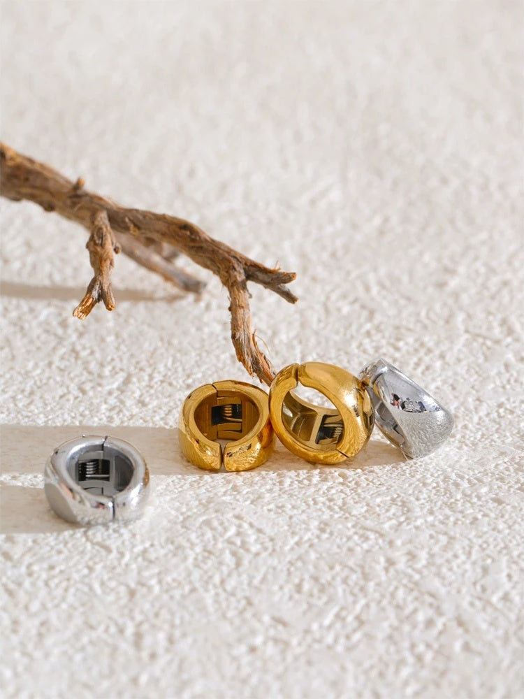Creative clip earrings abstract design - product image