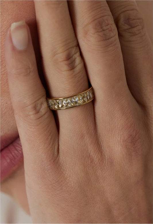 Cubic zirconia cocktail fashion wedding engagement ring - product image
