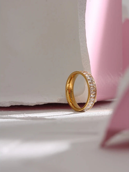 Cubic zirconia cocktail fashion wedding engagement ring - product image