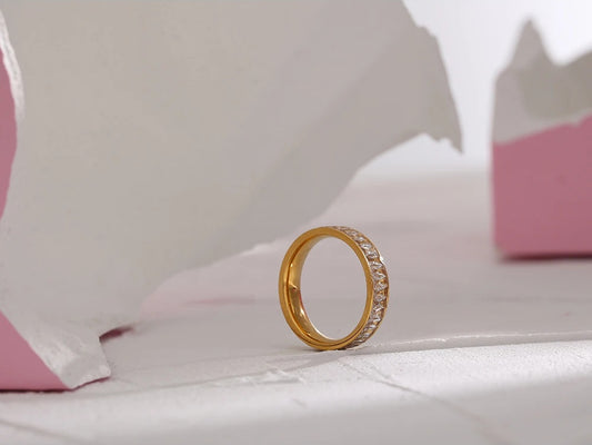 Cubic zirconia cocktail fashion wedding engagement ring - product image