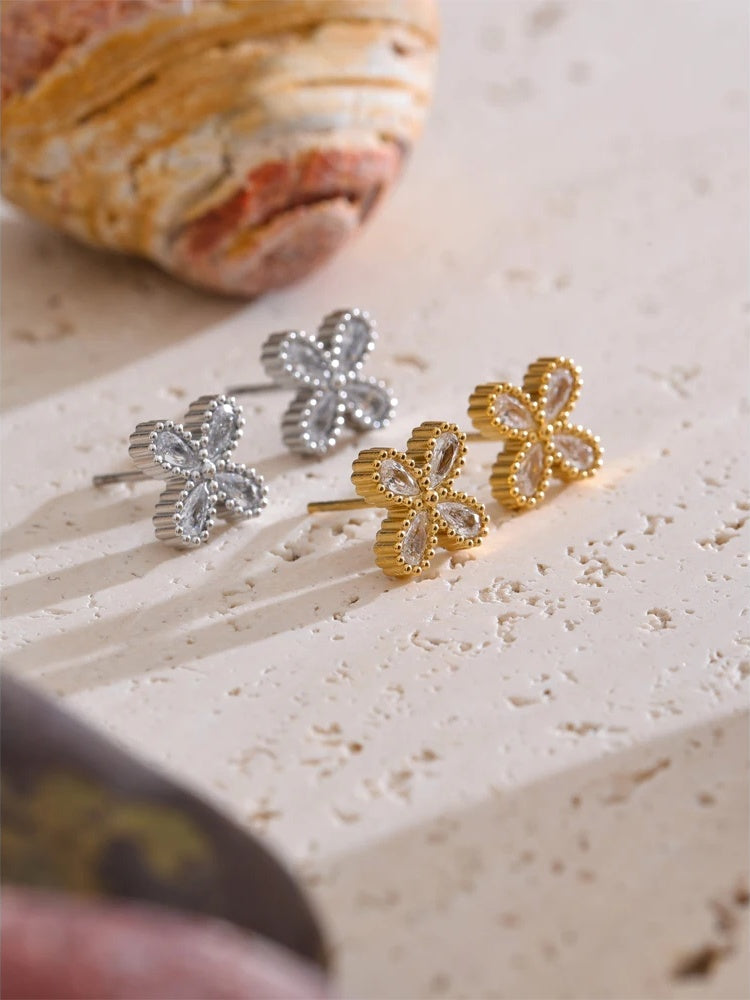 Cubic zirconia flower small stud earrings - product image