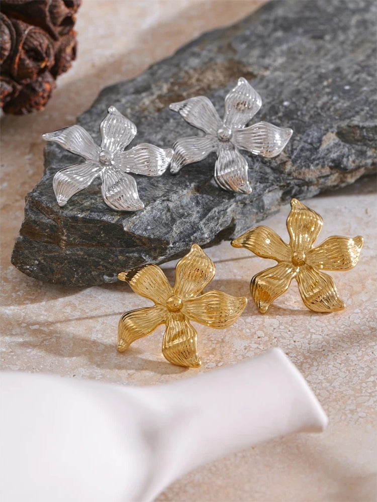 Flower allergy-free daily fashion stud earrings - product image