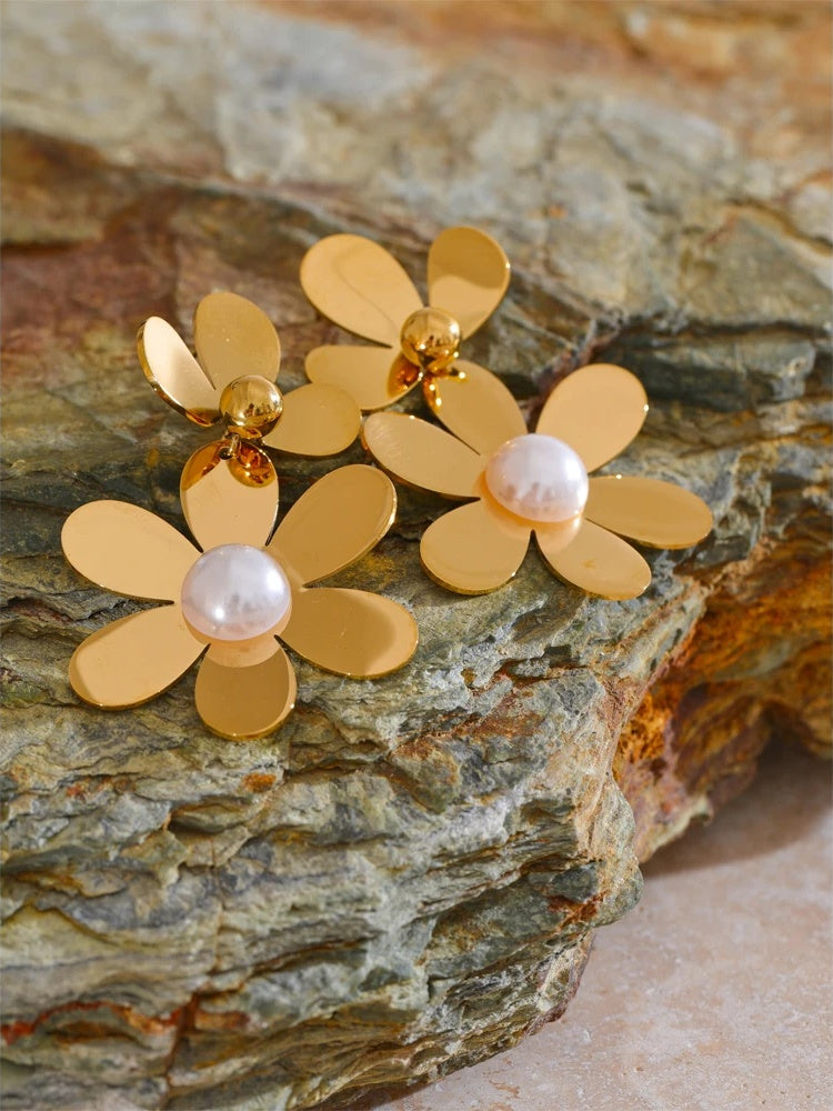 Glossy flower pearl drop earrings women - product image