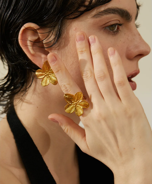 Gold color flower big open ring - product image
