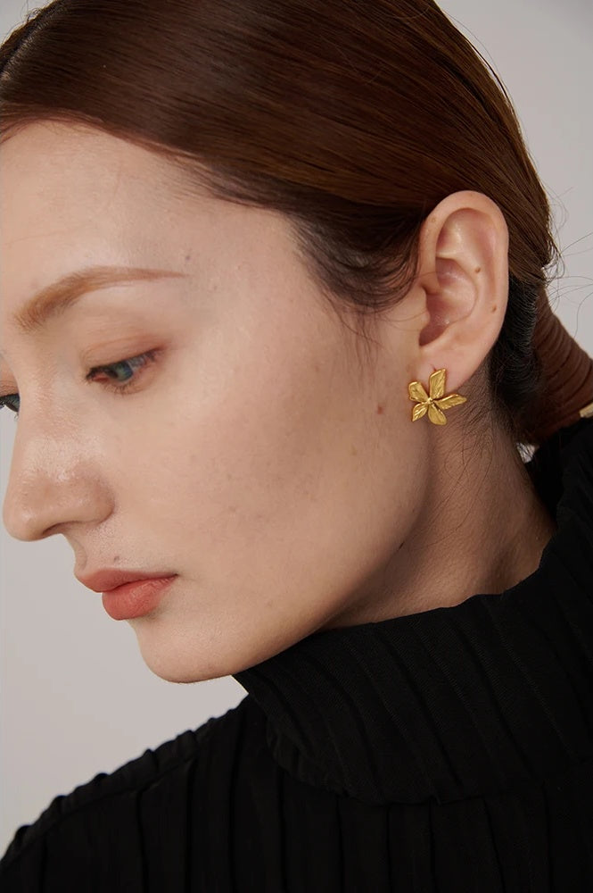 Golden flower texture stud earrings women - product image