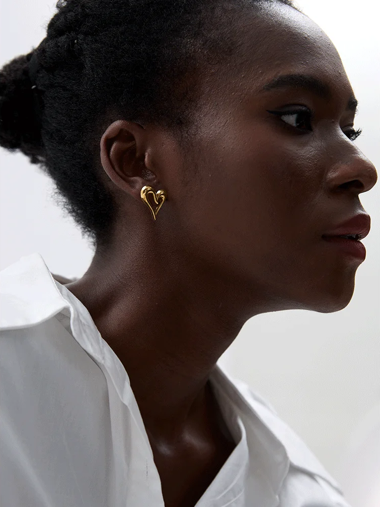 Heart love hollow stud earrings women - product image