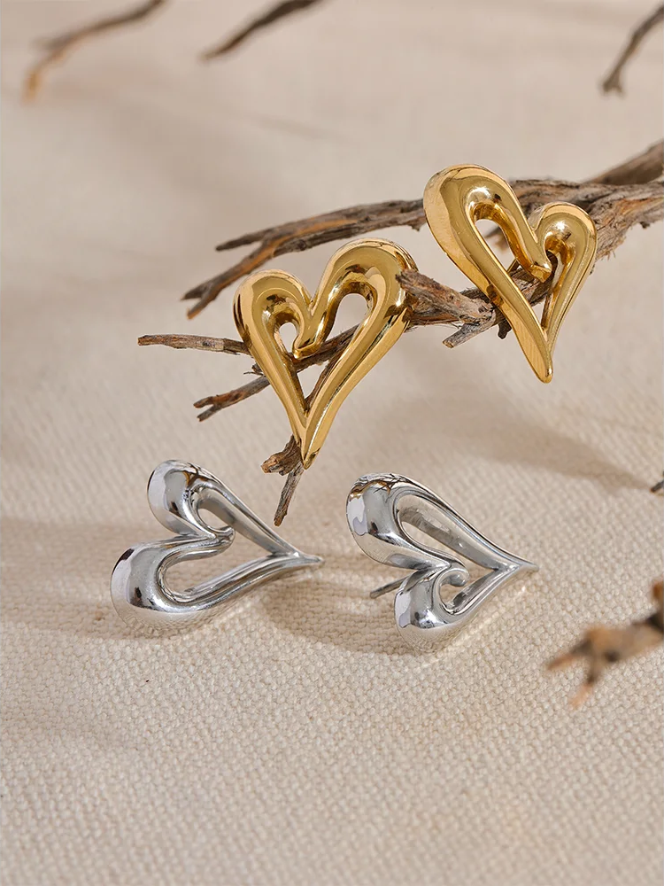 Heart love hollow stud earrings women - product image