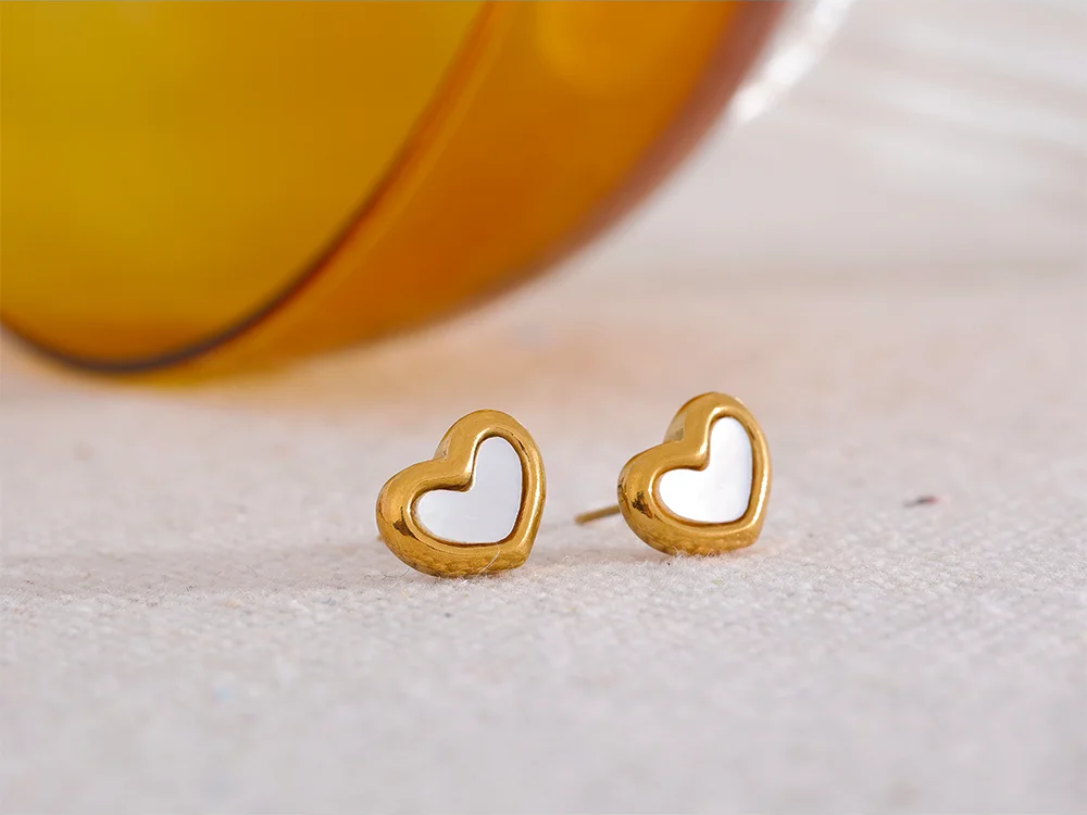 Heart shell stud earrings women - product image