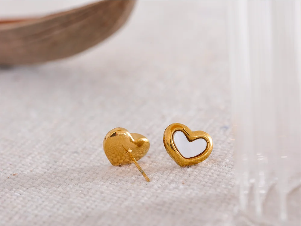 Heart shell stud earrings women - product image
