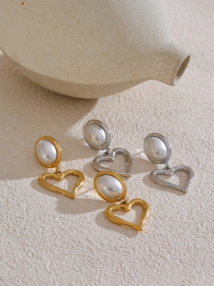 Imitation pearls heart drop earrings - product image