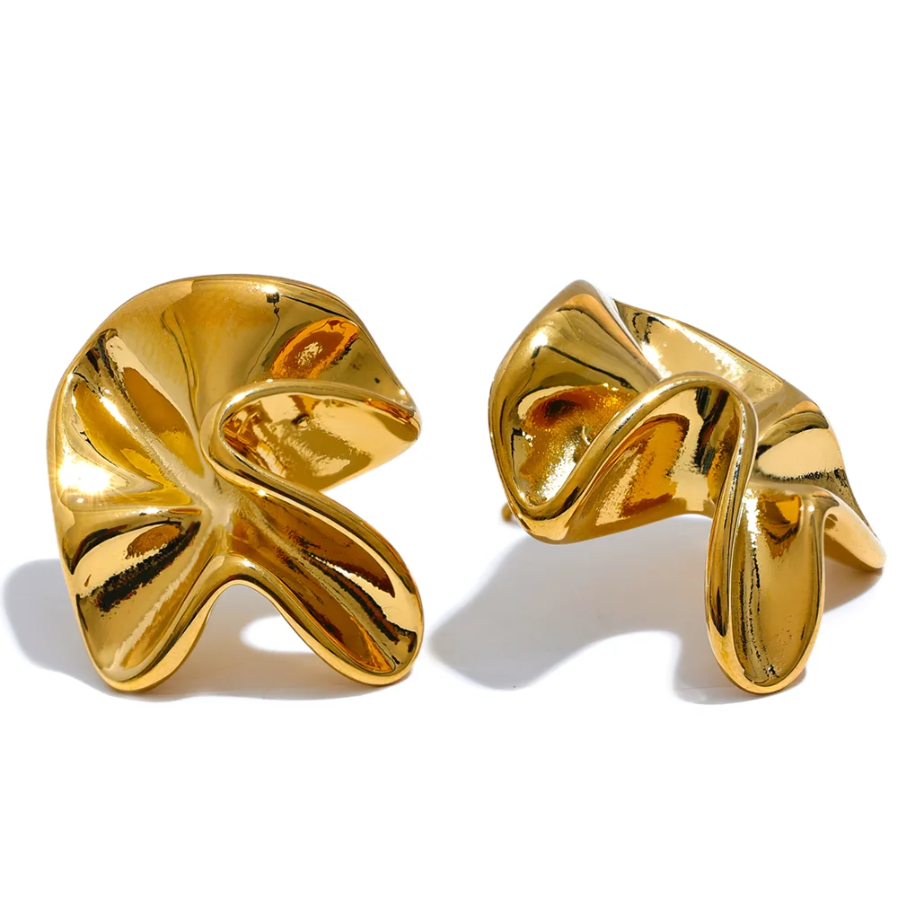 Irregular flower stud earrings - product image