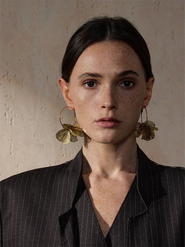 Metal flower big hoop eye-catching earrings - product image