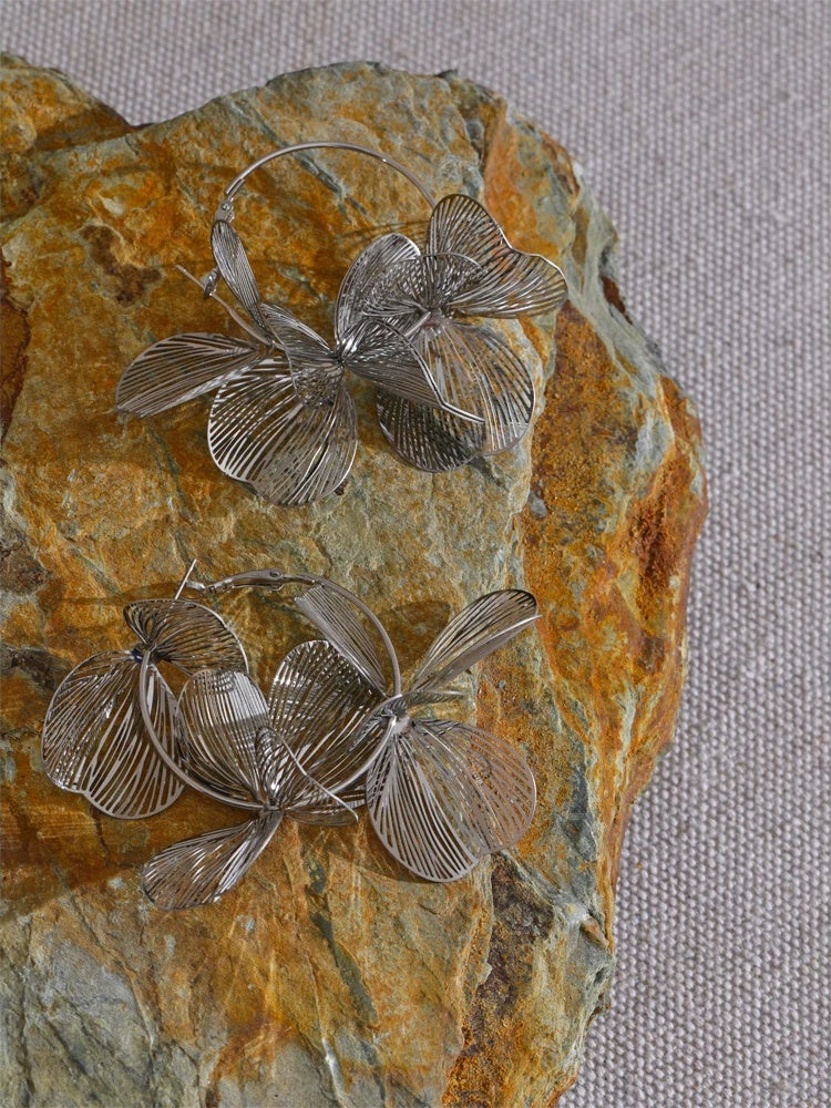 Metal flower big hoop eye-catching earrings - product image
