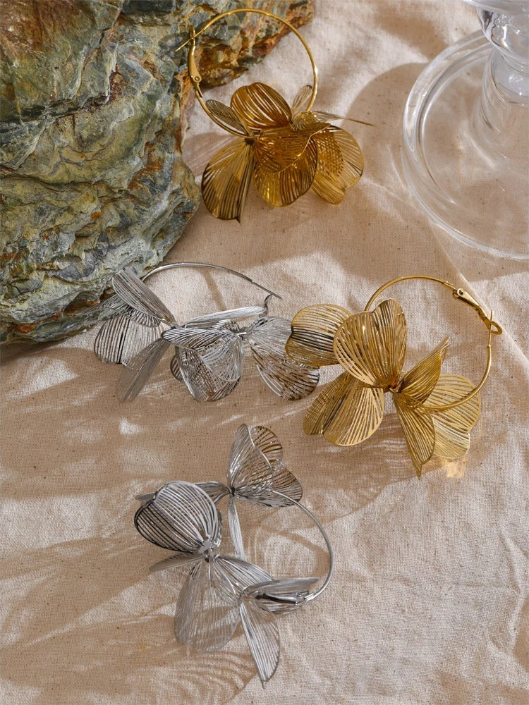 Metal flower big hoop eye-catching earrings - product image
