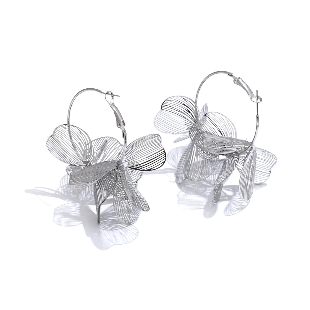 Metal flower big hoop eye-catching earrings - product image