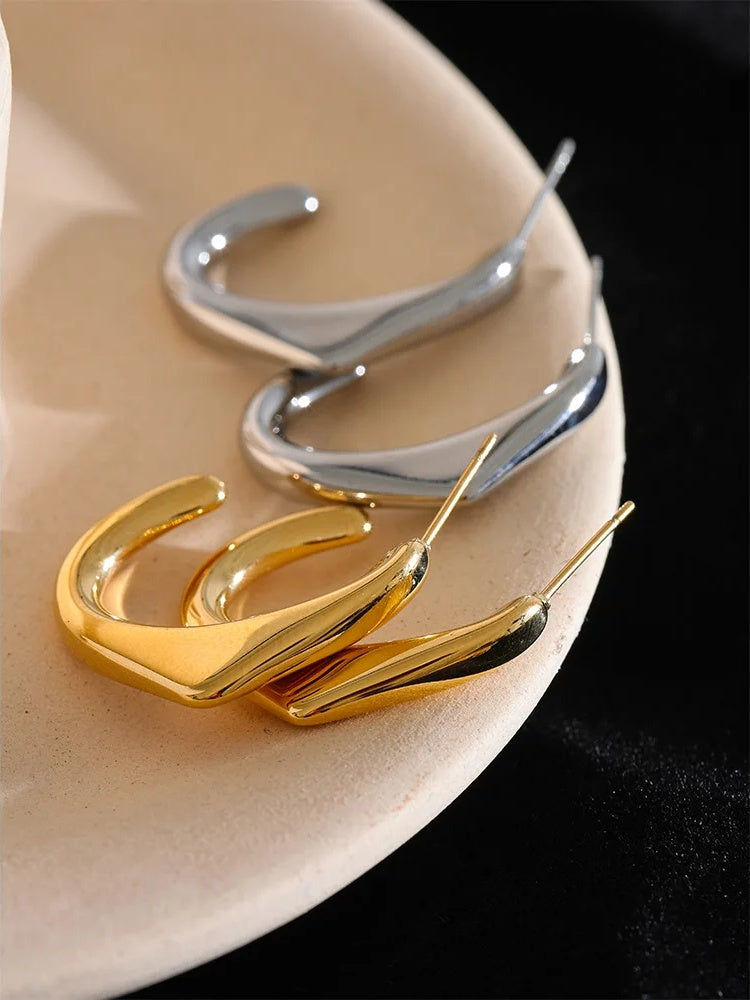 Minimalist c shape minimalist hoop earrings - product image