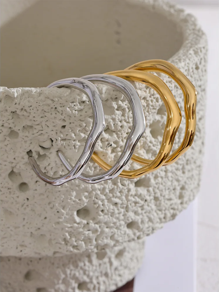 Minimalist contemporary chic waterproof hoop earrings - product image