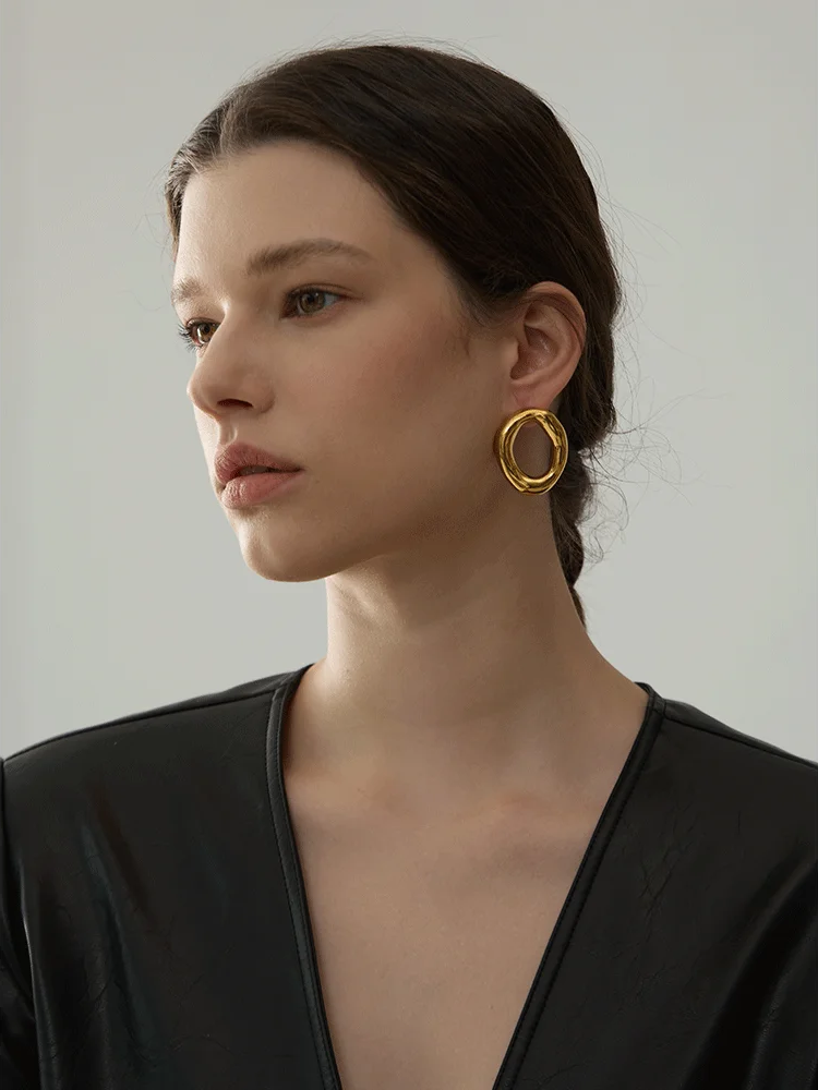 Minimalist geometry hollow stud earrings - product image