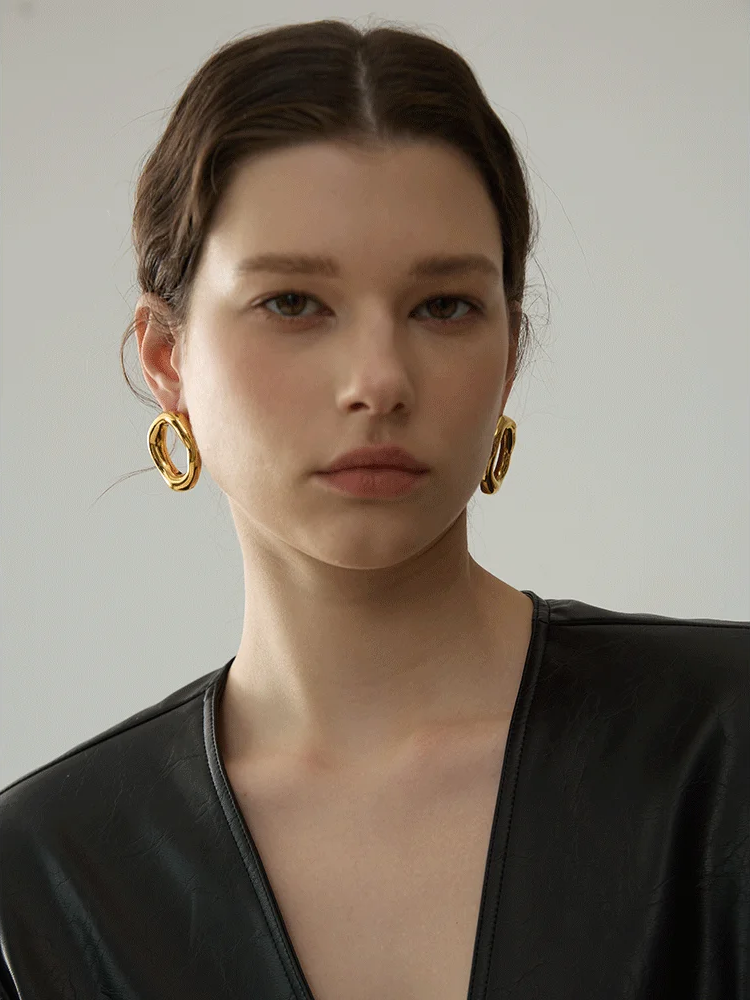 Minimalist geometry hollow stud earrings - product image