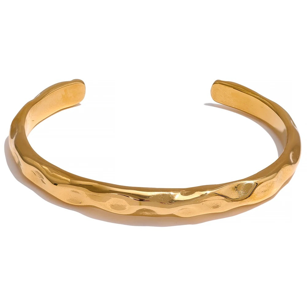 Minimalist gold color open cuff bracelet - product image