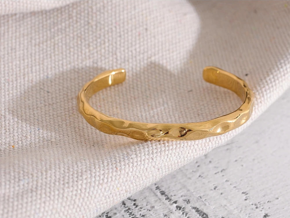 Minimalist gold color open cuff bracelet - product image