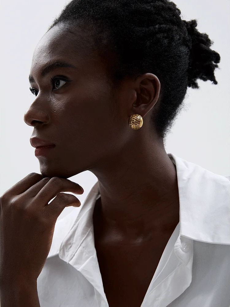 Minimalist hollow round push-back stud earrings - product image