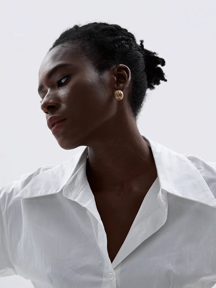 Minimalist hollow round push-back stud earrings - product image