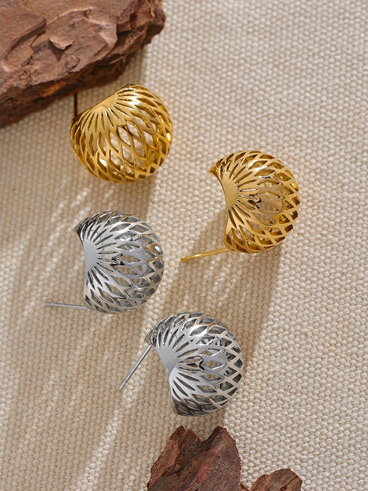 Minimalist hollow round push-back stud earrings - product image