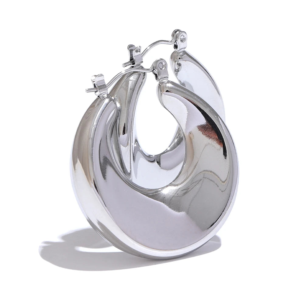 Minimalist round hollow hoop earrings - product image