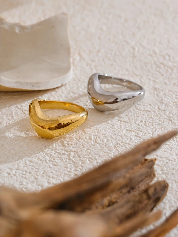Minimalist smooth metal modern finger ring - product image