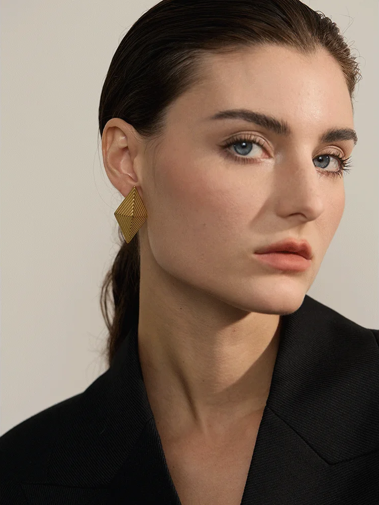 Minimalist striped fashion trendy stud earrings women - product image