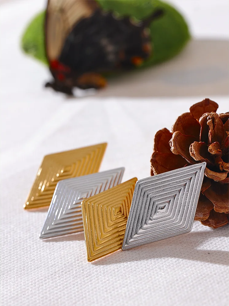 Minimalist striped fashion trendy stud earrings women - product image