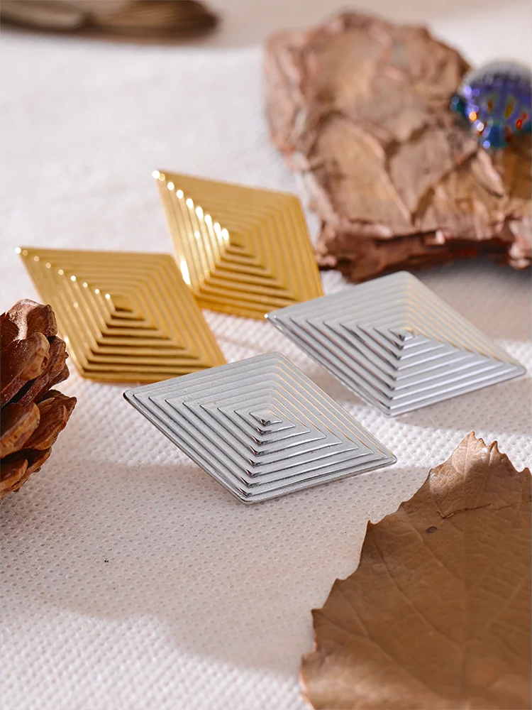 Minimalist striped fashion trendy stud earrings women - product image