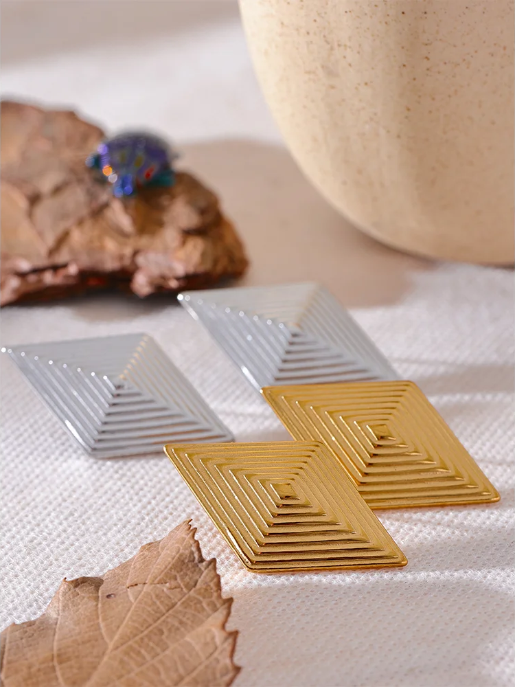 Minimalist striped fashion trendy stud earrings women - product image