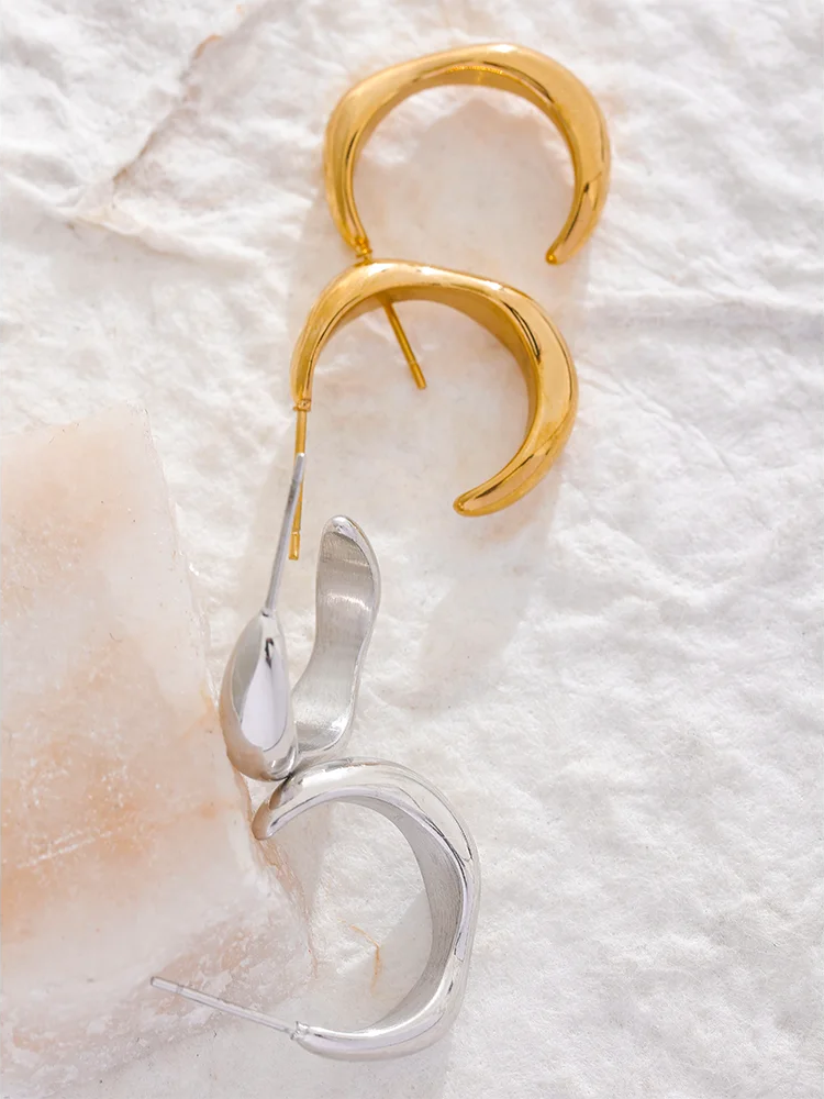 Modern minimalism hoop earrings gold color - product image