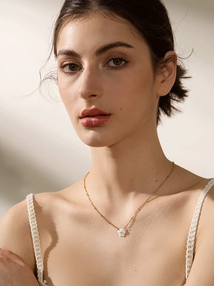 Natural shell flower pendant chain necklace - product image