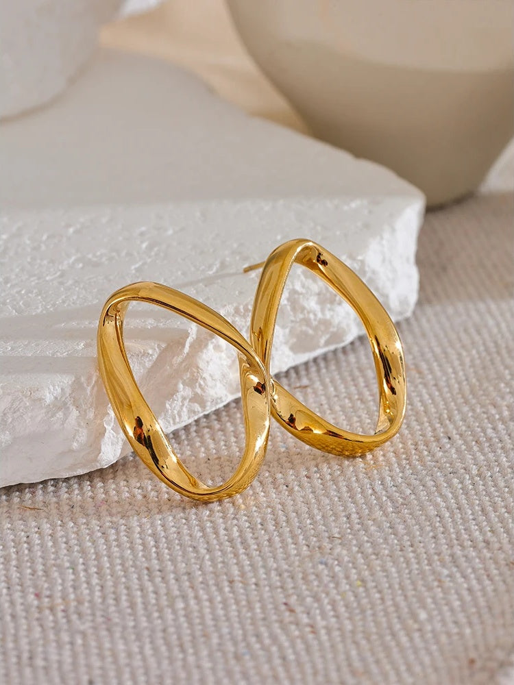 Oval hollow minimalist charm stud earrings - product image