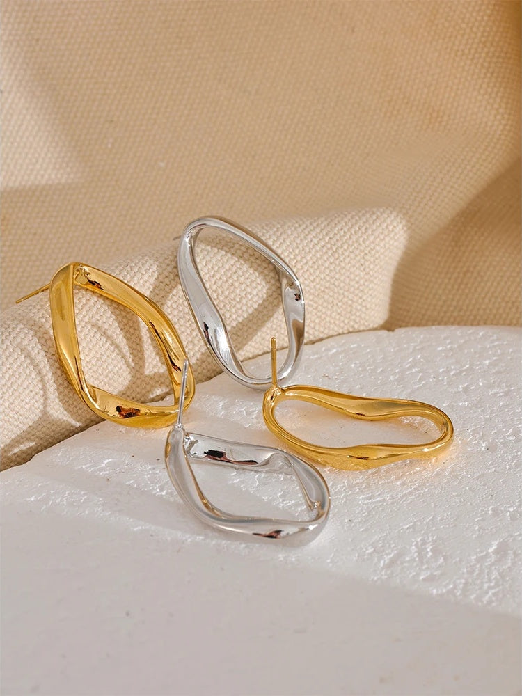 Oval hollow minimalist charm stud earrings - product image