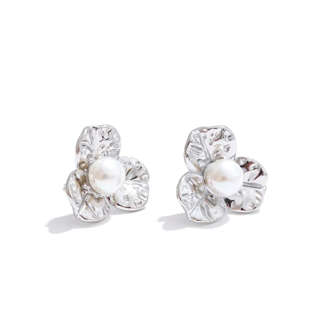 Pearl flower small plant stud earrings - product image
