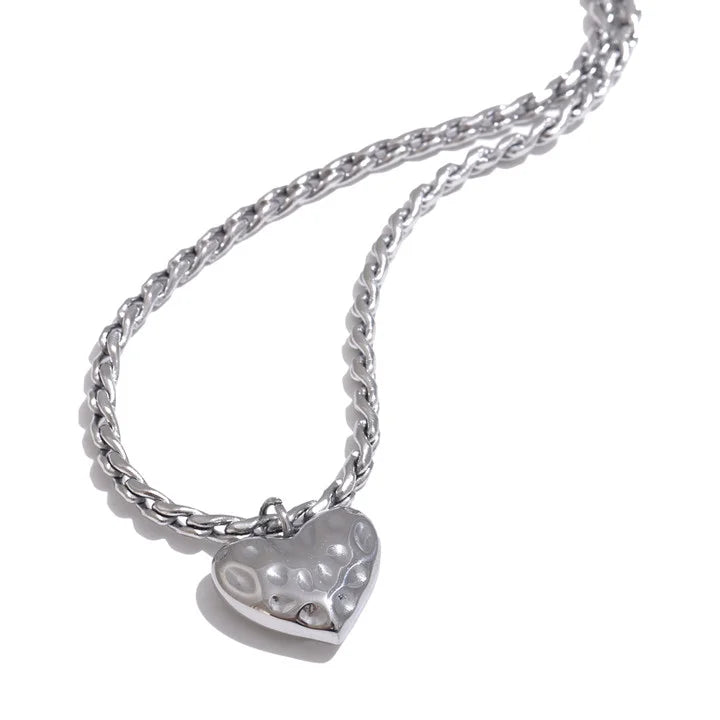 Polished heart pendant chic necklace - product image
