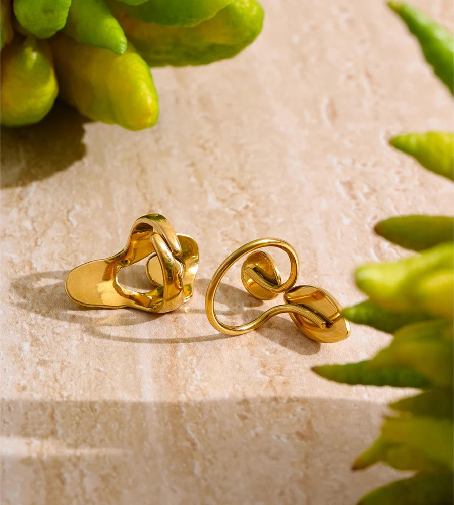 Red agate shell minimalist fashion ring - product image