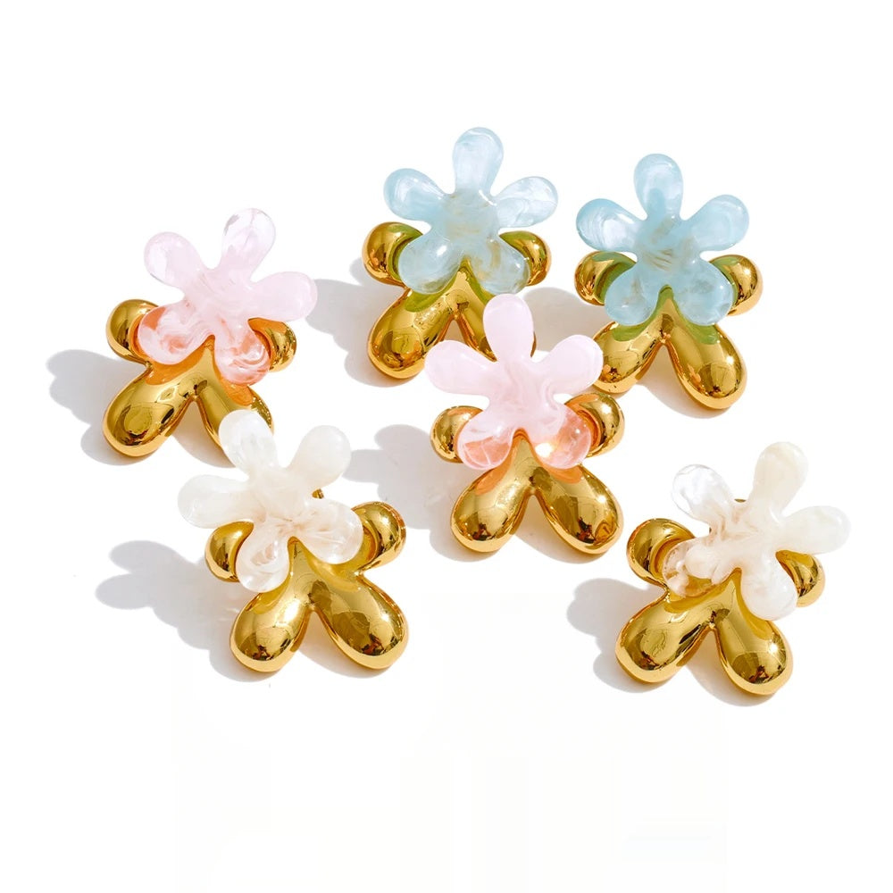 Resin acrylic flower sweet color stud earrings - product image